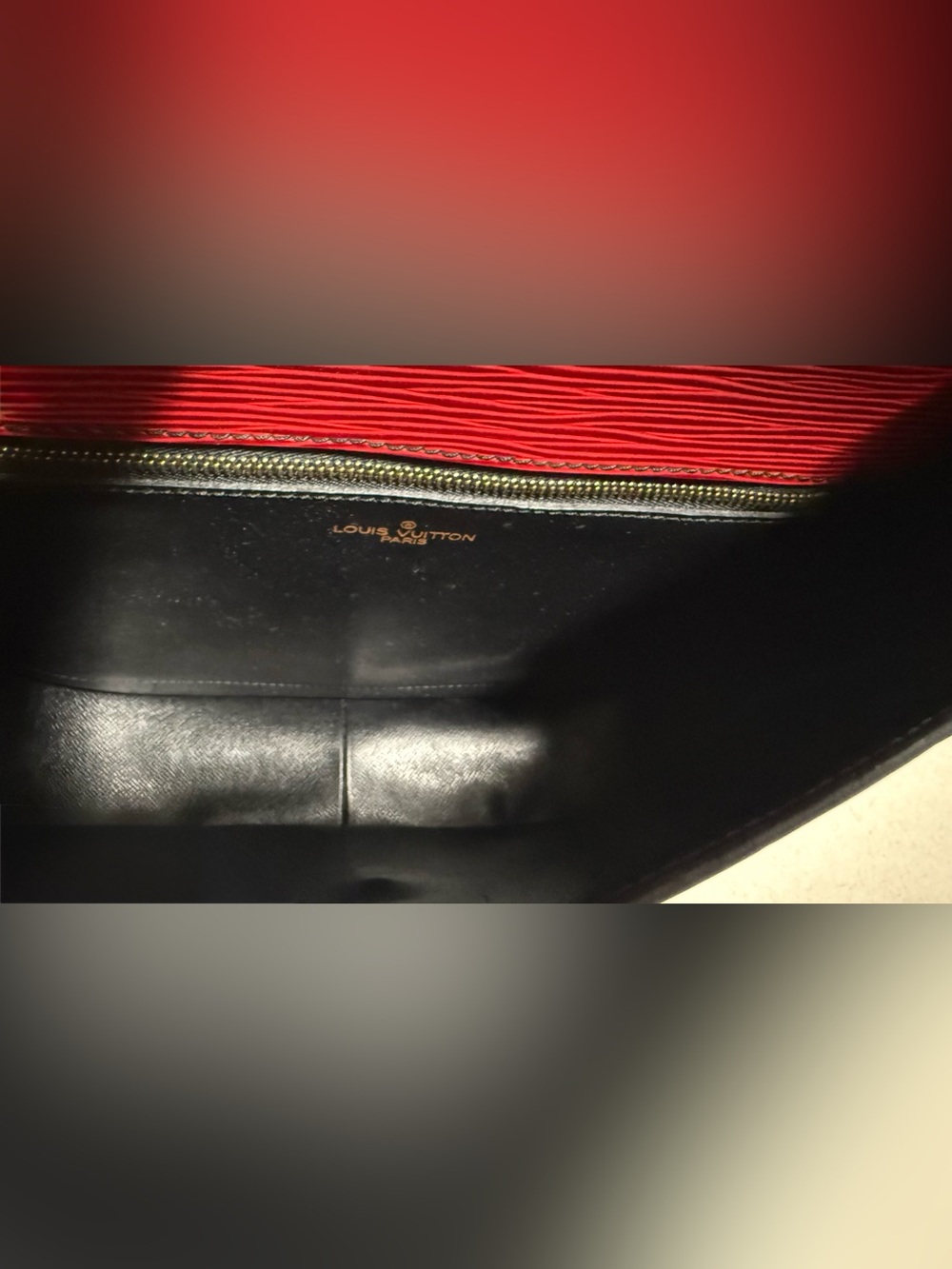 Louis Vuitton Saint Cloud GM Epi Leather - Picture 13 of 16